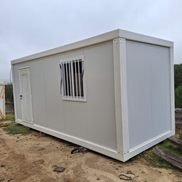 Entrega de Caseta de obra en Valencia con camión pluma